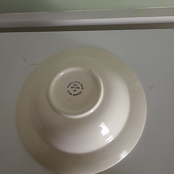 Metlox Serving Bowl - Picture 2 of 7